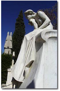 Cementiri de Sinera. La Pietat de Llimona.